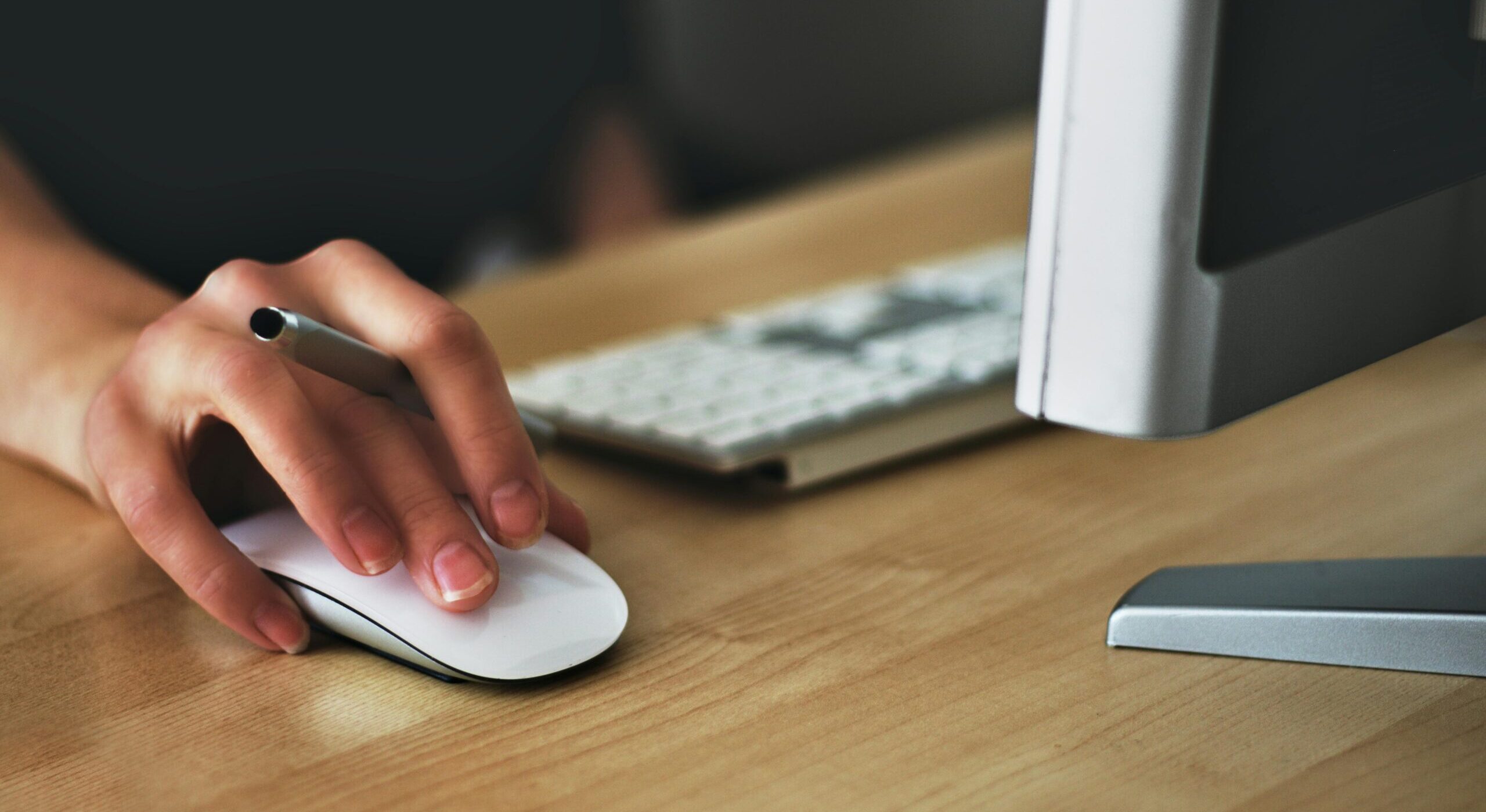 pexels-vojtech-okenka-127162-392018-min